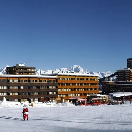 Rénové Au Pied Des Pistes Avec Balcon Et Jolie Vue - Fr-1-455-116 *